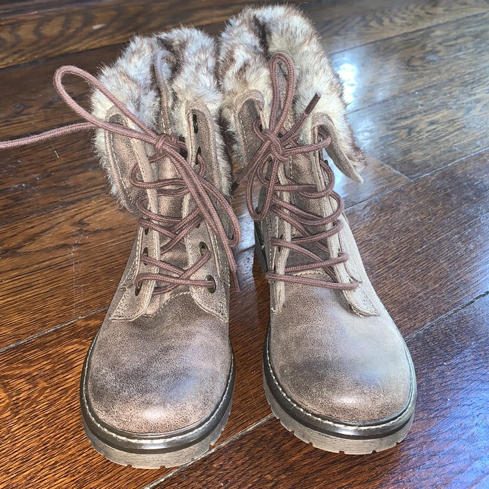 Boots Size 7